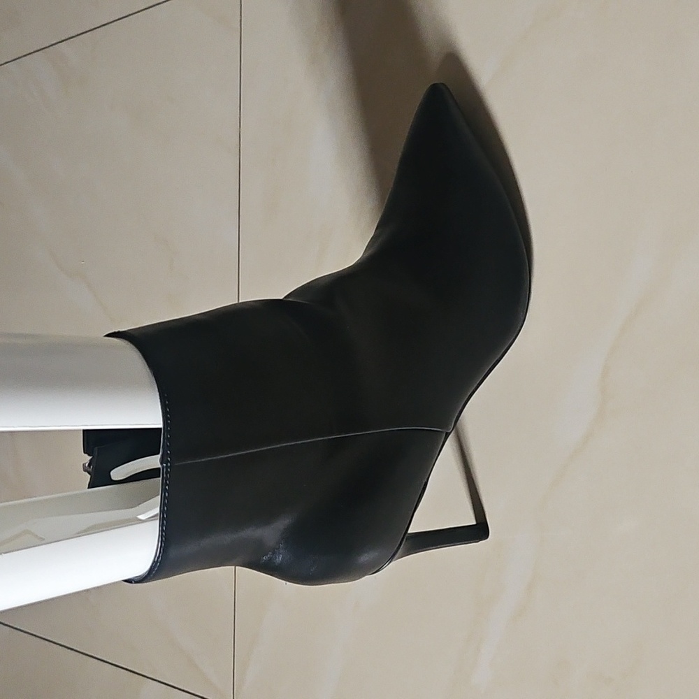 Nine West Black Bootie Stilettos Size 9